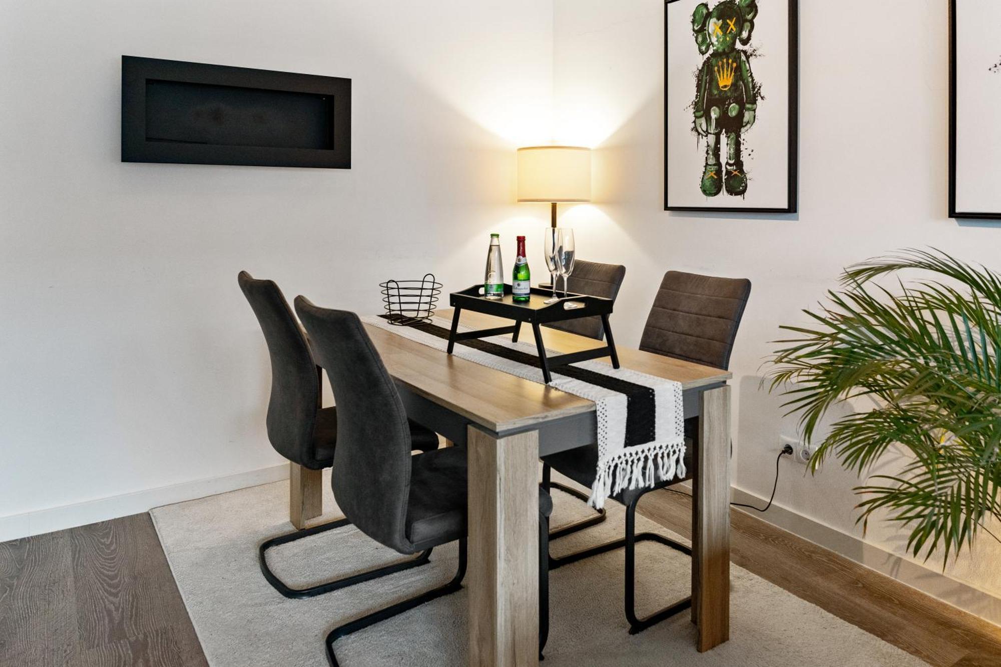 Modern Style Business Suite - Office - Kitchen - Balcony Herzogenaurach Esterno foto