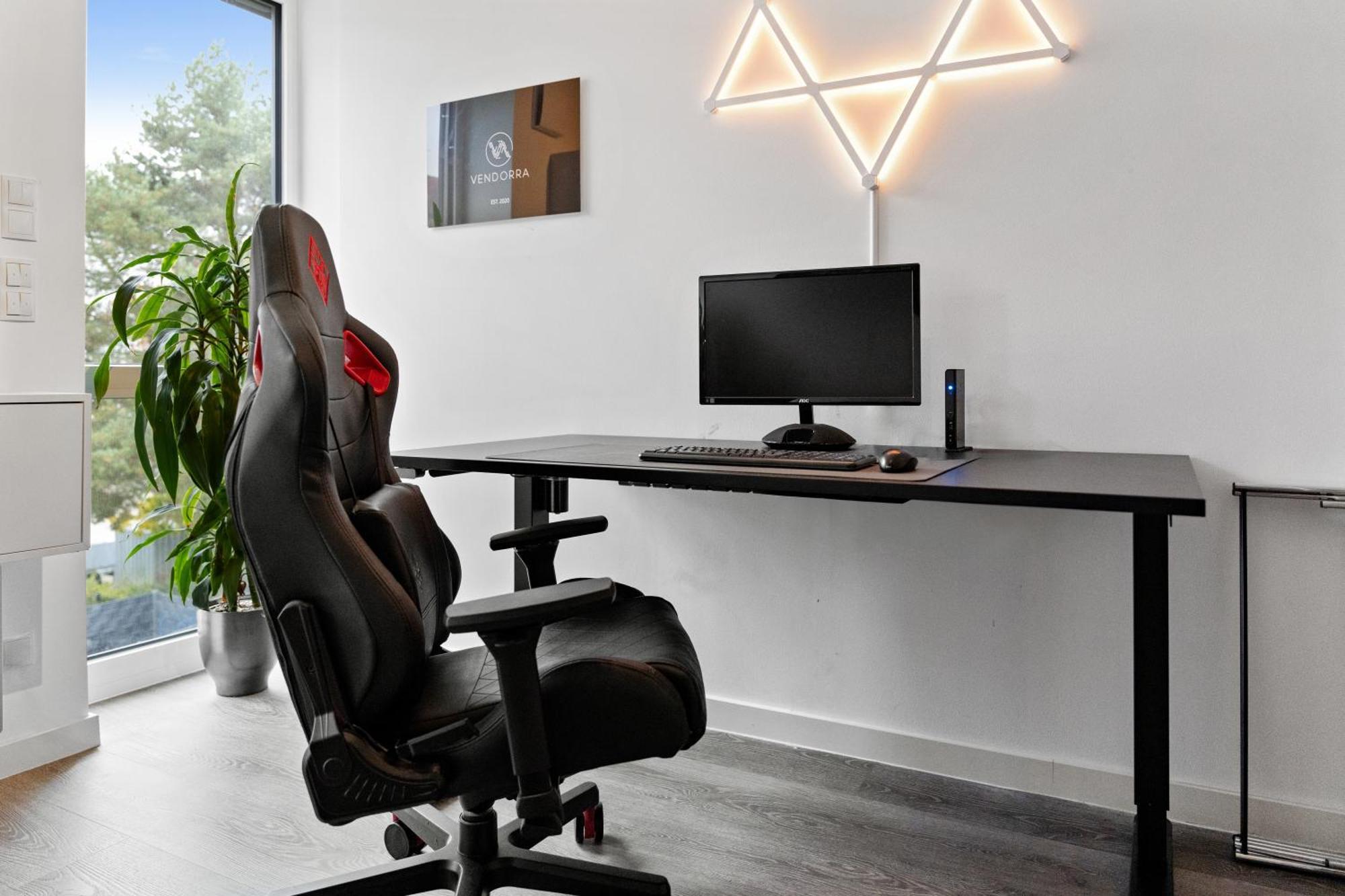 Modern Style Business Suite - Office - Kitchen - Balcony Herzogenaurach Esterno foto
