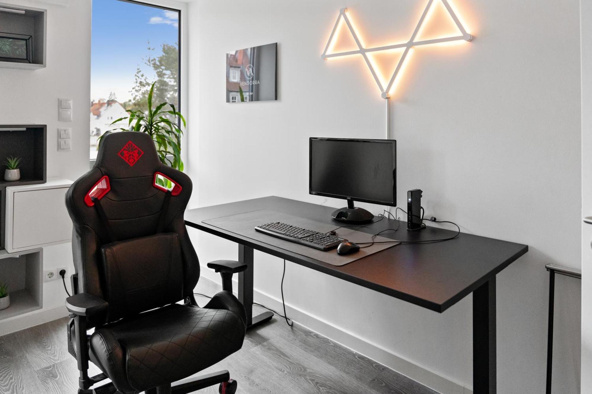 Modern Style Business Suite - Office - Kitchen - Balcony Herzogenaurach Esterno foto